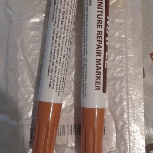 Furniture repair kit like new, 2 markers and wood wax
