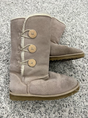 Ugg Australia Classic Tall Bailey Button boots used, size 42, taupe