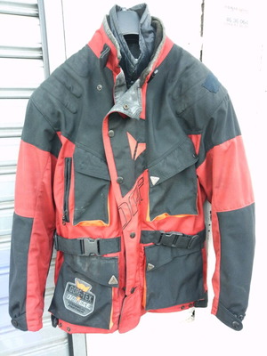 Dainese motorcycle jacket used, size 52, with lining and armor