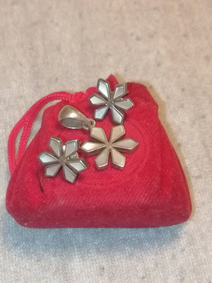 Women's silver jewelry set used, lightly worn