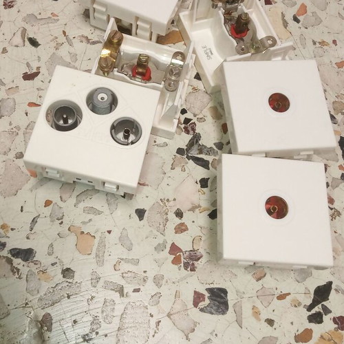 Legrand Mosaic white television sockets set of 8 new