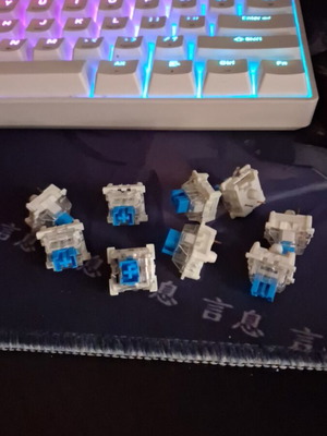 Blue mechanical switches like new, pack of 9 pieces