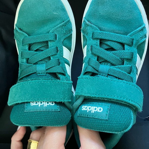 Adidas kids sneakers with scratch used, size 28.5, green