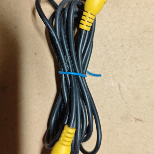 RCA cable 1.8m used, yellow male connectors