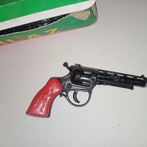 Greek Pilaz No11 pistols pack of 12 with rare original box from 70s