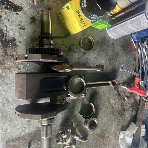 Honda SilverWing 600 crankshaft and connecting rods used