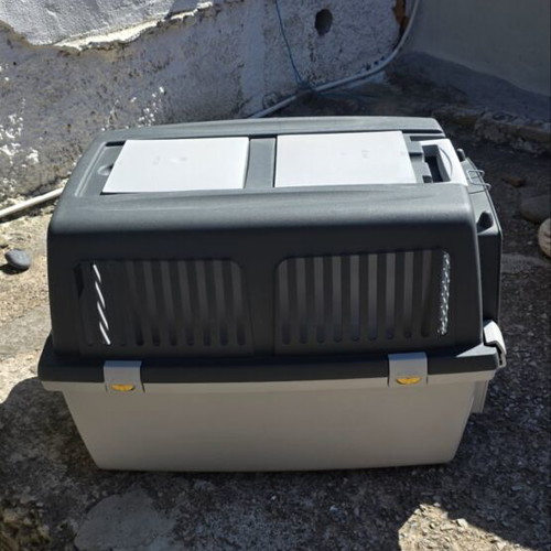 Pet carrier like new