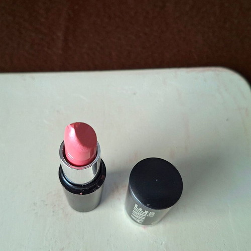 Annie Paris lipstick No 29