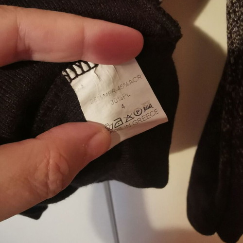 Figaro women's knitted pullover like new with Merino wool, size 4