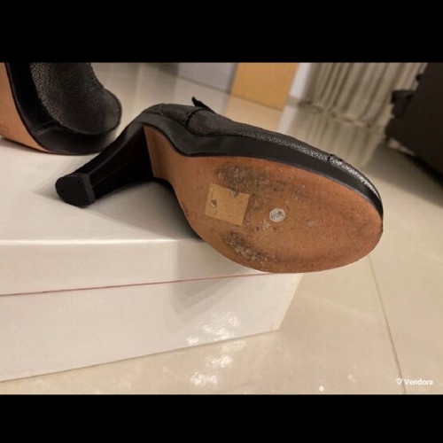 Donna Karan gray pumps like new, size 37