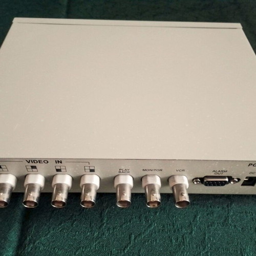 ZT-118s Color Quad Processor like new, analog video quad splitter