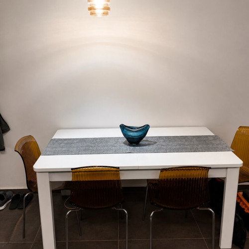 Dining table white extendable 160x90x76 cm like new