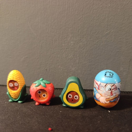 Mighty Beanz and Chupa Chups figures set like new