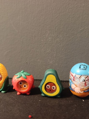 Mighty Beanz and Chupa Chups figures set like new