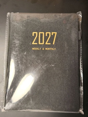 Ημερολόγιο 2027 με εβδομαδιαία και μηνιαία προβολή και λάστιχο, μαύρο