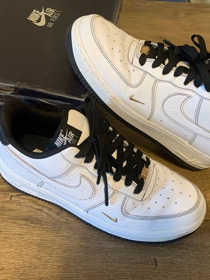 Nike Air Force αθλητικά νούμερο 40 σαν καινούργια, άσπρα