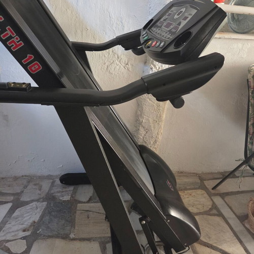 Stealth treadmill like new, barely used