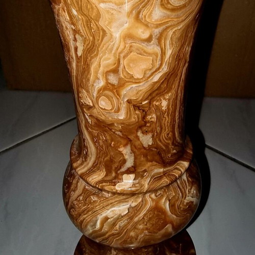 Marble vase like new, height 30 cm