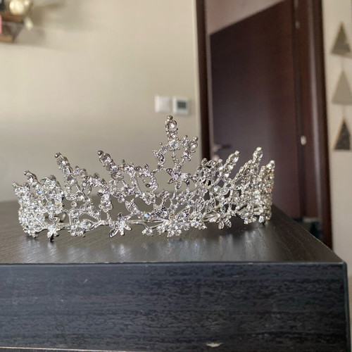 Tiara for bride used, impressive, worn once