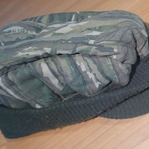 Vintage Realtree camo hat with lining used