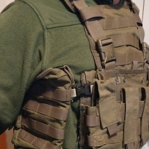 Tasmanian Tiger Chest Rig like new, full set Olive