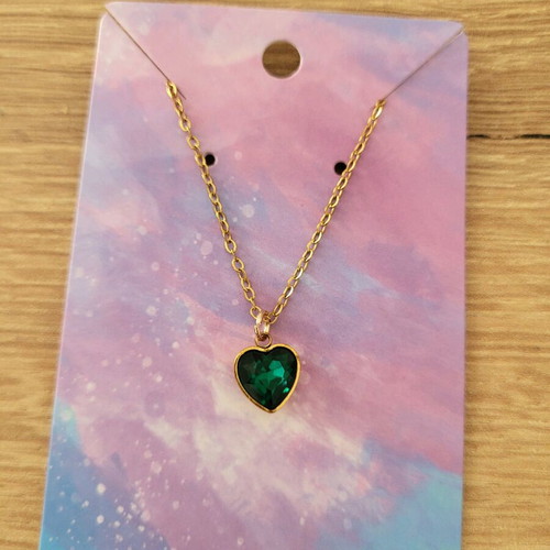 Necklace green heart with gold chain stainless steel new