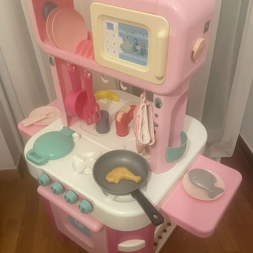 ELC children's kitchen like new with 16 accessories