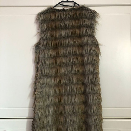 Fur vest Miho's never worn, snap button closure