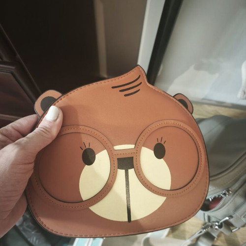 Bear-shaped brown pouch like new