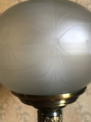 Antique brass floor lamp like new