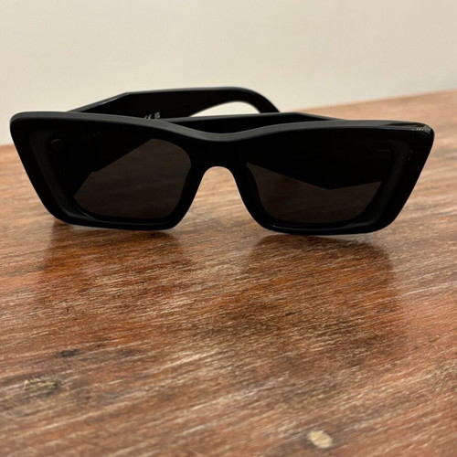 Prada sunglasses like new, black