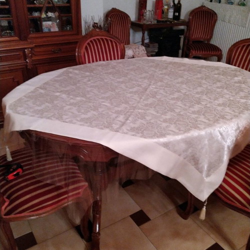 Σετ τραπεζοκαρέ 4 τεμαχίων μεταχειρισμένο, εκρού με φουντίτσες