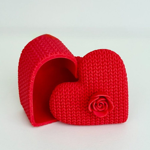 Heart-shaped box new, red plastic