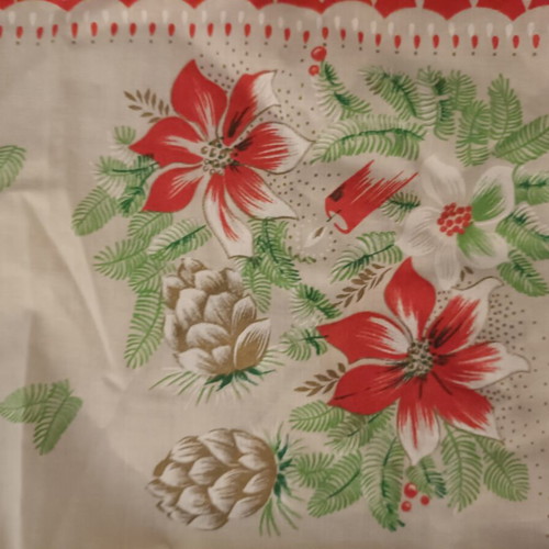 Christmas napkins set of 2 like new with festive design