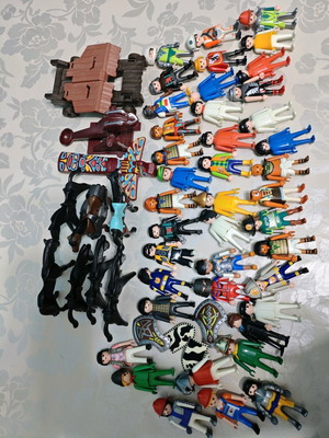 Playmobil figures pack of 41 with 7 horses and a car used