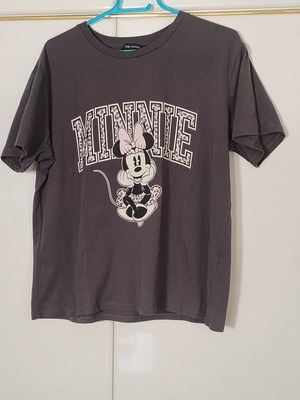 T shirt Minnie with leopard details, like new, size L