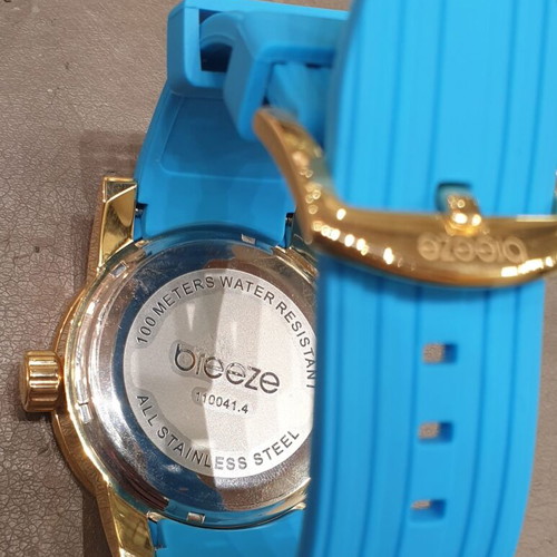 Breeze women's watch like new with blue rubber strap and 10atm waterproof