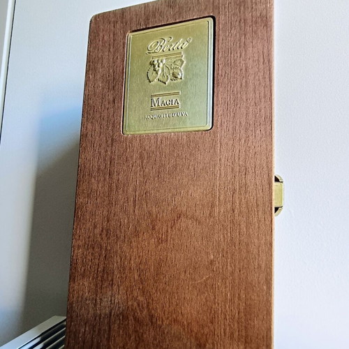Berta Grappa Wooden Box like new with gold bronze clasp