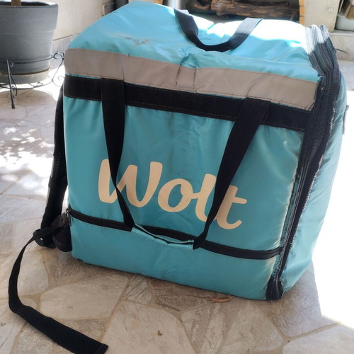 Wolt Delivery Large Box like new with strap for motorcycle