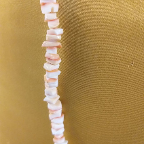 Necklace with broken square-shaped shells from the 1970s