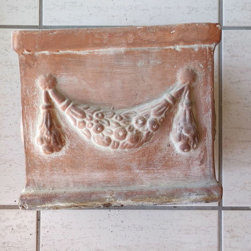Clay square planter like new with intricate designs