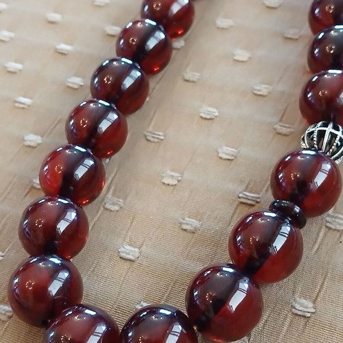 Bakelite Komboloi like new, 33 beads, traditional oriental finish