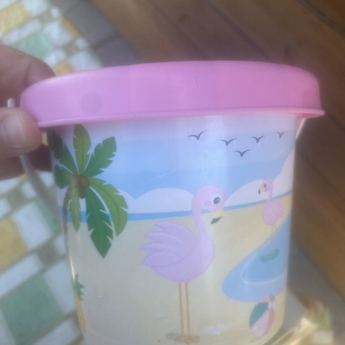 Beach toy bucket for girls