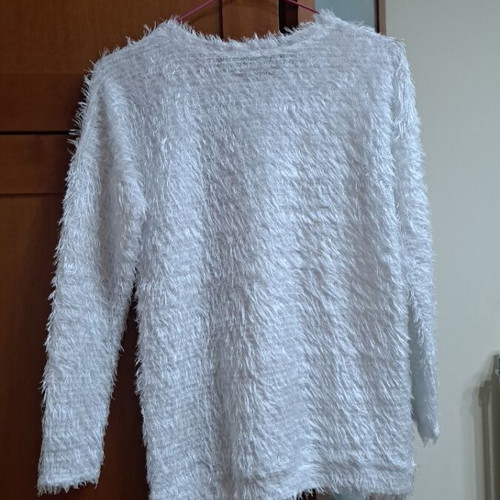 Winter long-sleeve shirt like new, white with multicolor design