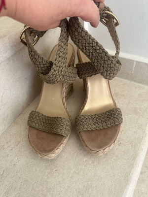 Stuart Weitzman Πέδιλα Πλατφόρμες Khaki Crochet Alex με δέσιμο στον αστράγαλο σαν καινούργιο