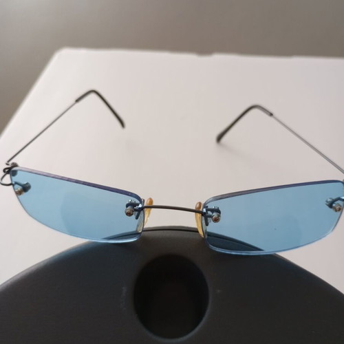 Vintage Y2K Sunglasses with Blue Lenses and Collectible PezeRva Case like new