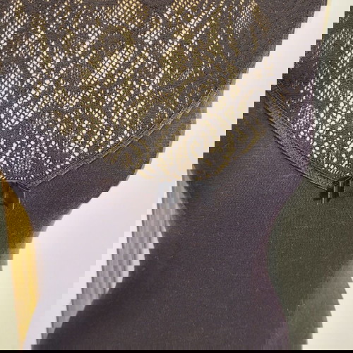 Μαύρο κορμάκι με δαντέλα σε vintage κατάσταση, μέγεθος S/M, σαν καινούργιο