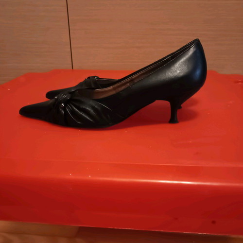 Dexim Pumps No37 with low heel like new