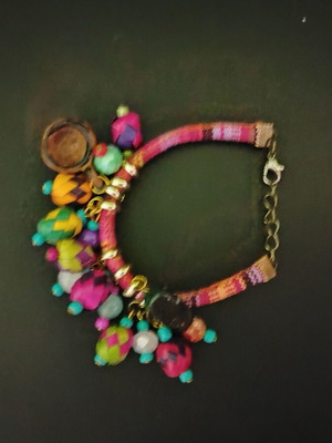 Mexican handmade bracelet like new, multicolor