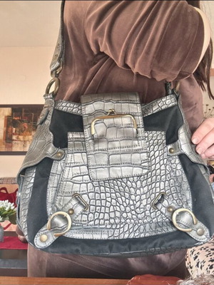 Fullah Sugah leather shoulder bag, black velvet with croco pattern, vintage
